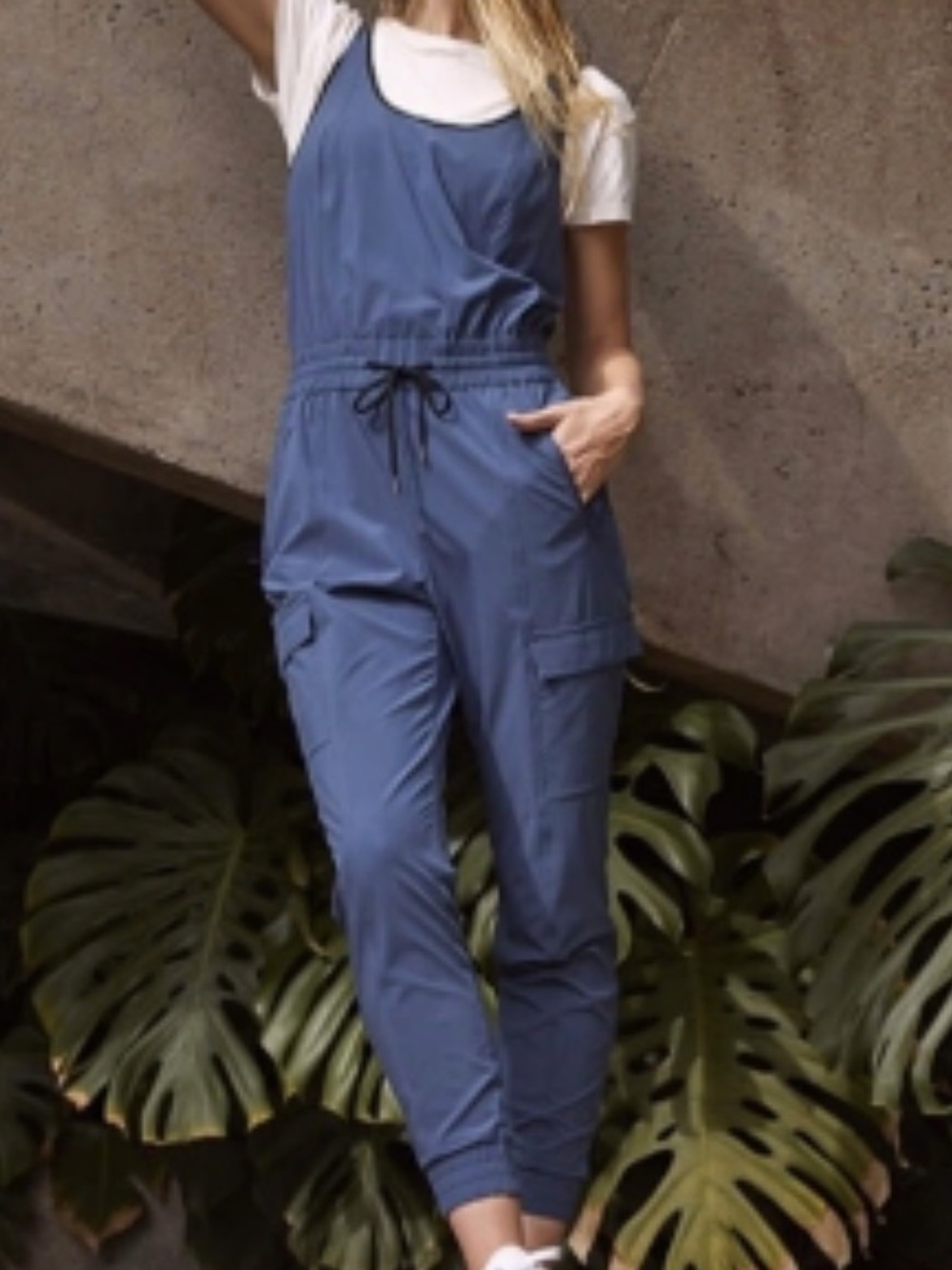 Athleta Unbound Jumpsuit Jumper Lightweight Sleeveless Jogger Size XS Iron Blue